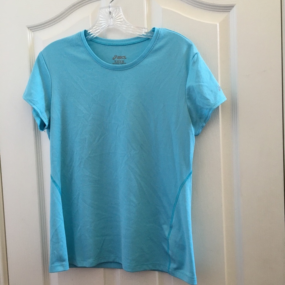 FINAL MARKDOWN LADIES ASICS tee large